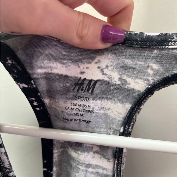 H&M black & white athletic racer back workout Tank top size M - Picture 2 of 6